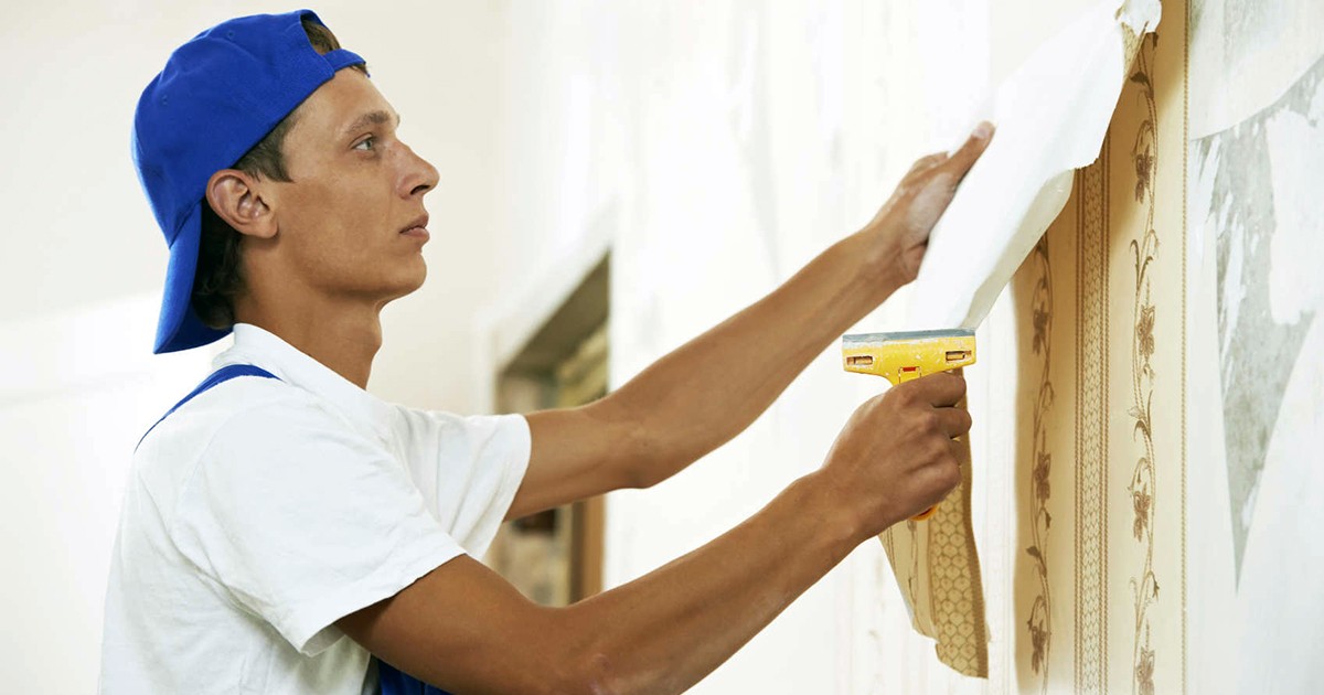 Как снять со стен старые обои