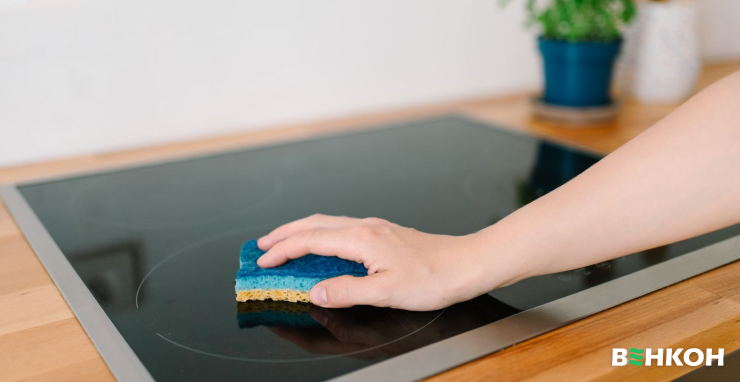 Чому на варильній панелі утворюються плями і як їх уникнути