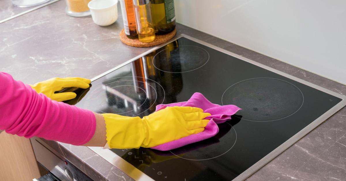 Як прибрати плями на варильній поверхні