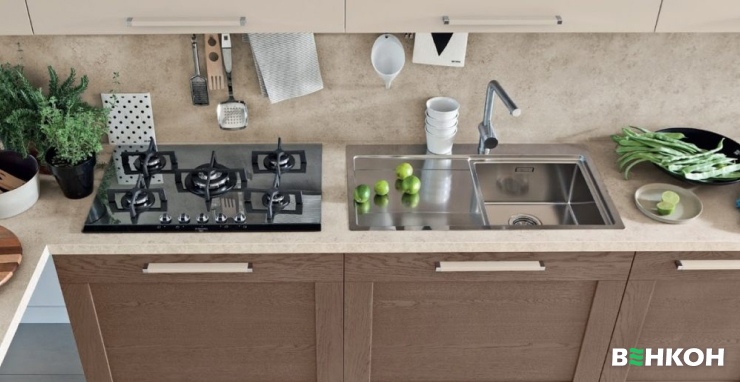 Рекомендації експертів по розміщенню мийки та плити на кухні