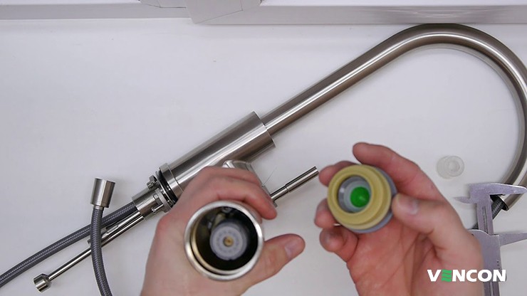 Схема разборки смесителя для ванной с душевым переключателе