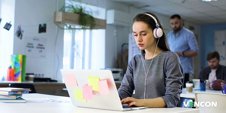 Музыка должна звучать еле слышно