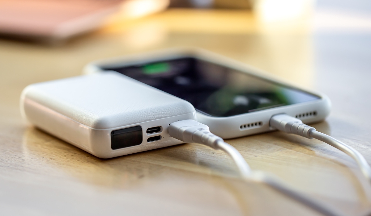Что делать, если забываете зарядное устройство в розетке: павербанк как безопасная альтернатива зарядки устройства