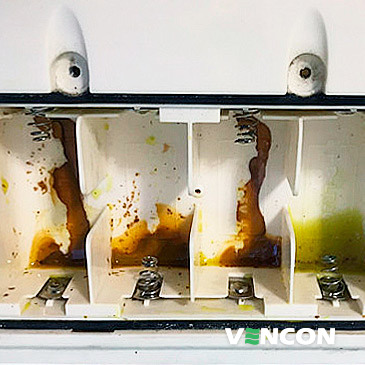 Вытекание электролита из солевой батареки