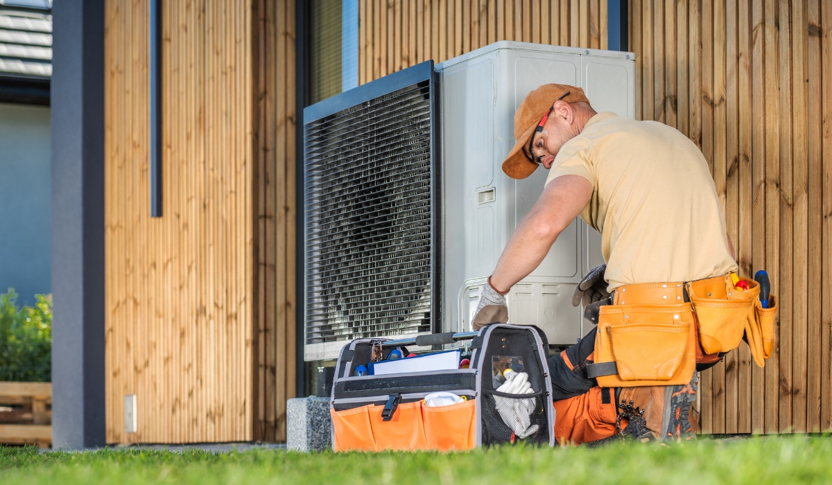 Однією з переваг теплового насоса «повітря-вода» є його легкість в установці