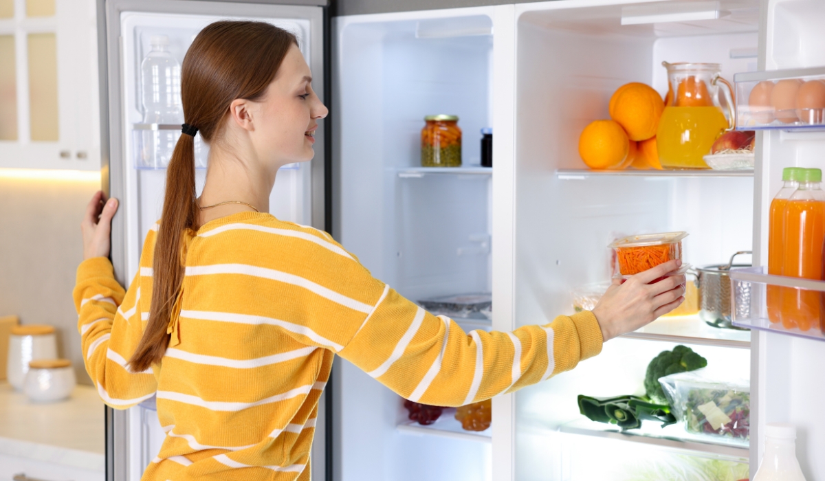 Де зберігати продукти під час розморожування: зручні варіанти