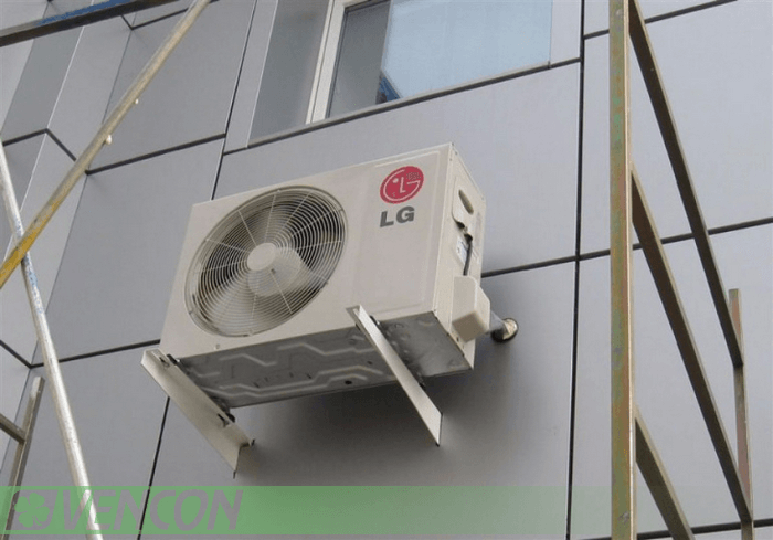 место для внешнего блока