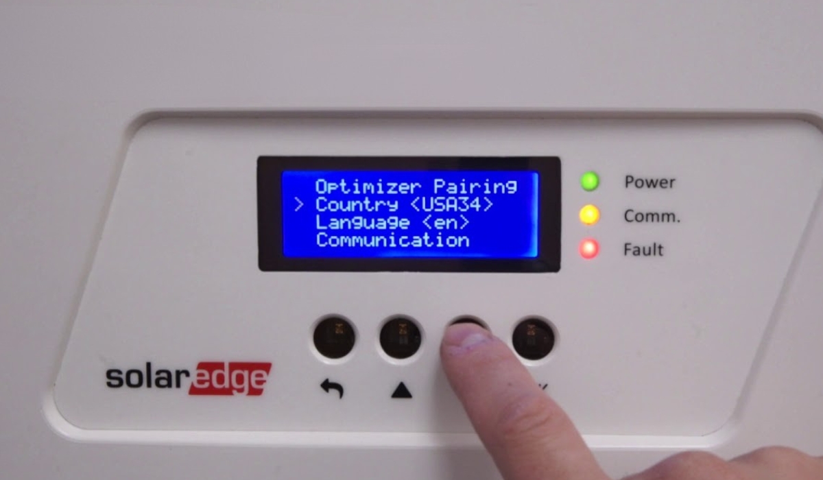 Акумулятор не визначається гібридним інвертором через помилки в налаштуваннях