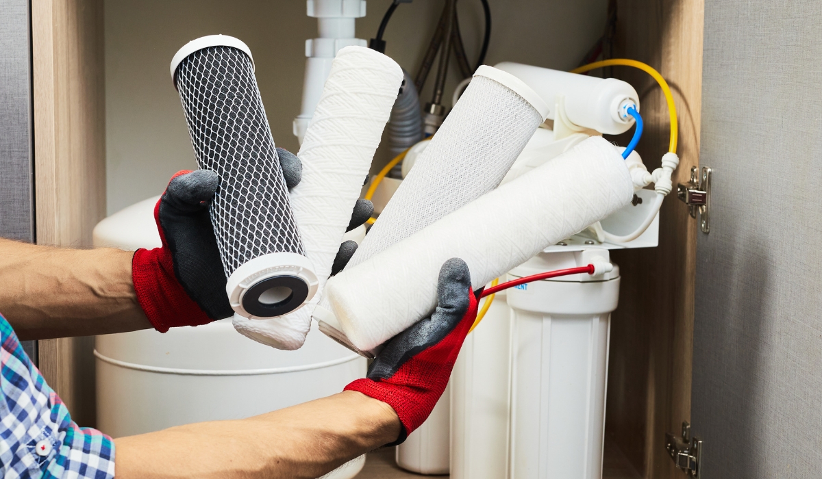 Заміна картриджів зворотного осмосу може стати причиною зниження тиску в баку