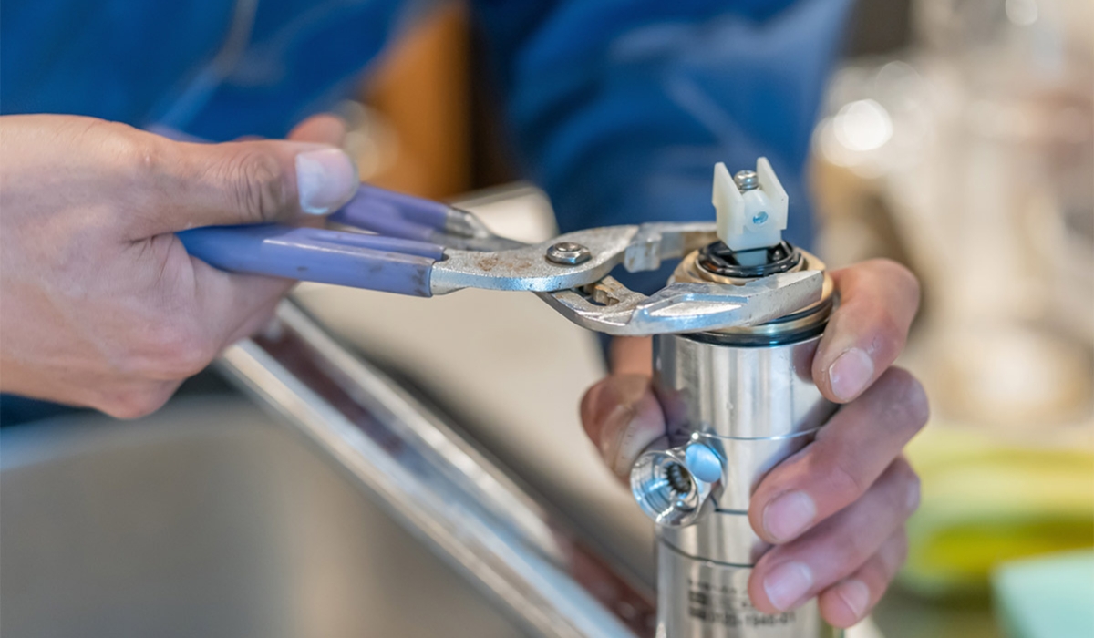 Замена картриджа в смесителе: важная и простая процедура