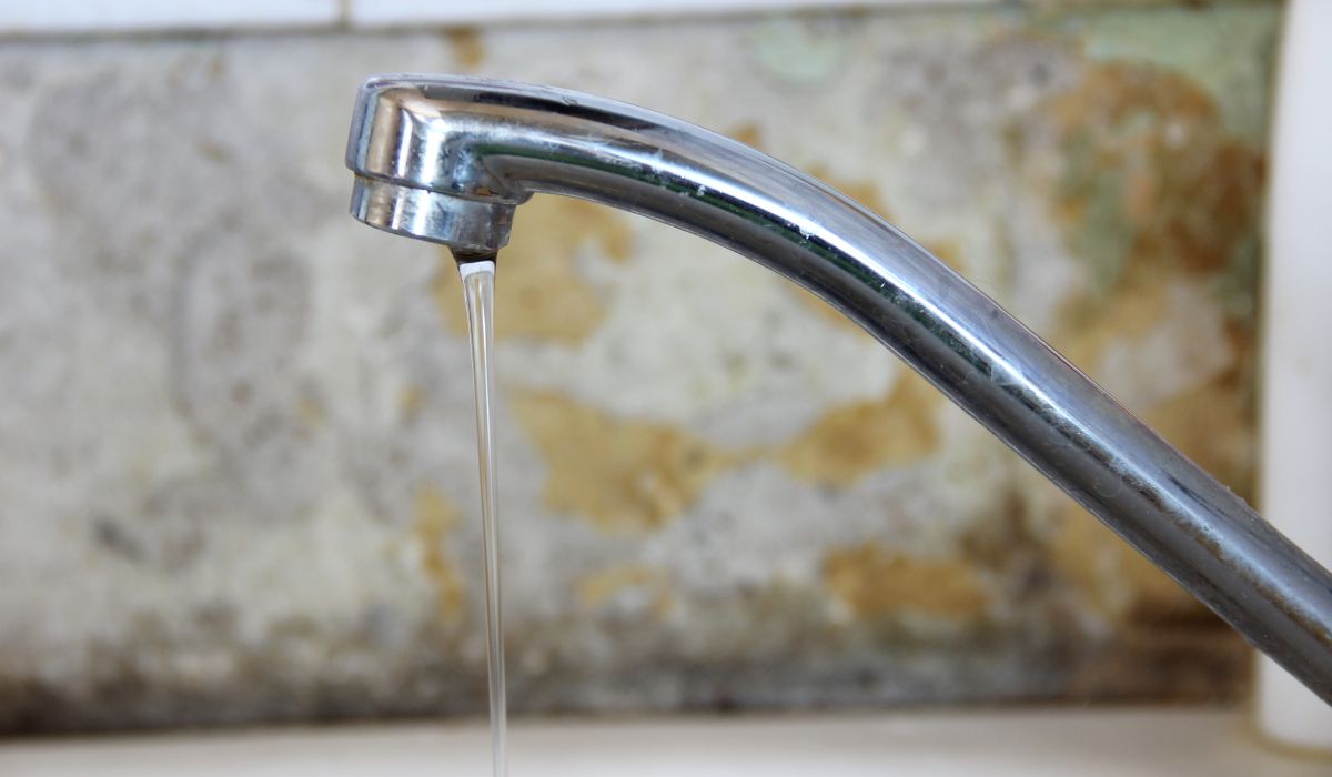 Чому напір води в крані може бути слабким?