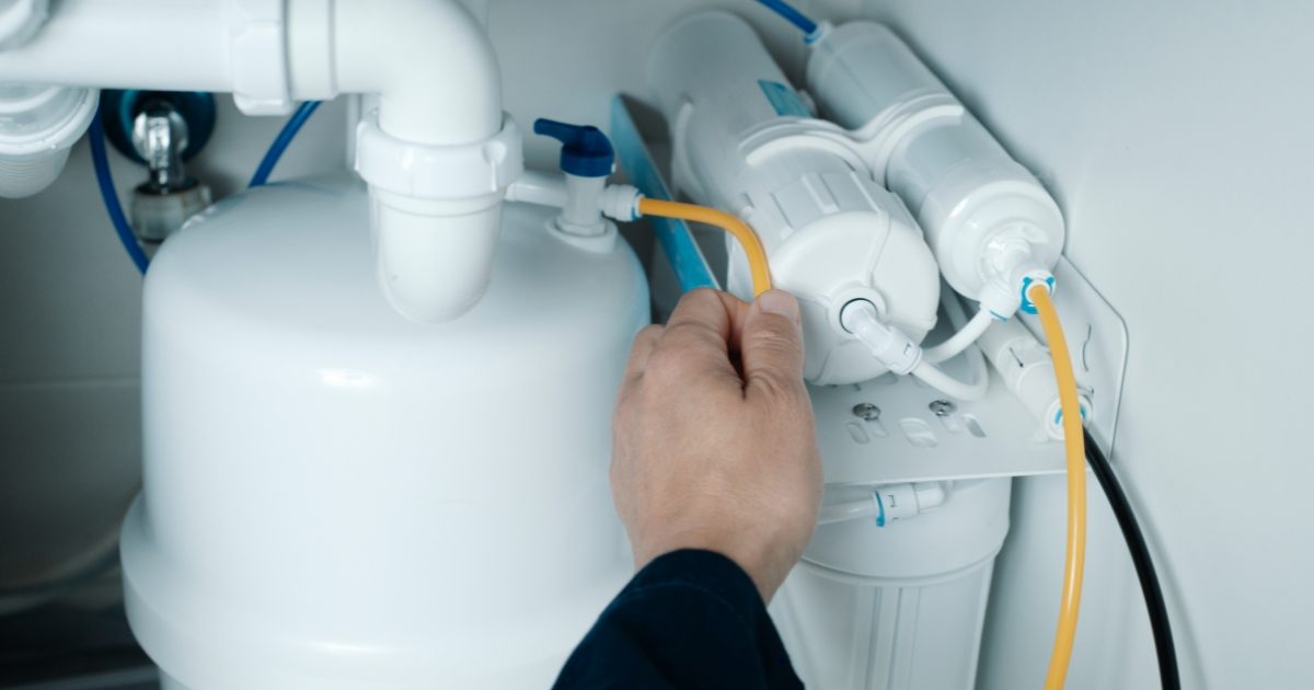 Чи потрібне промивання накопичувального бака зворотного осмосу?