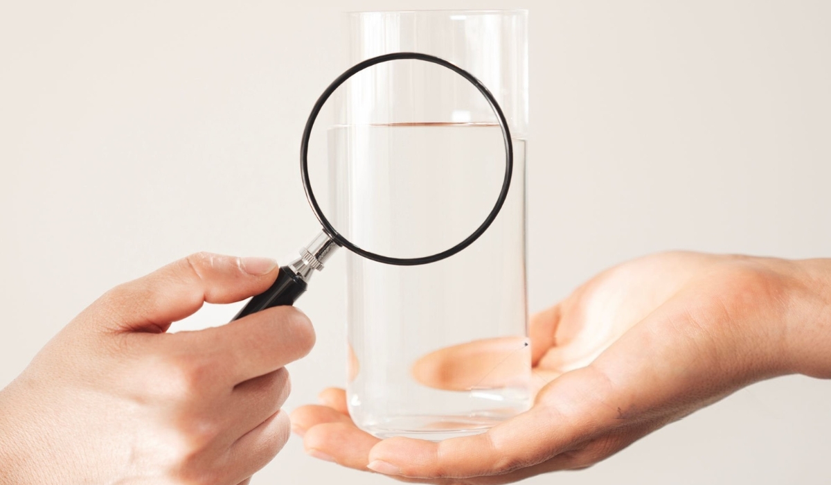 Що входить до складу води та приносить користь людському організму?