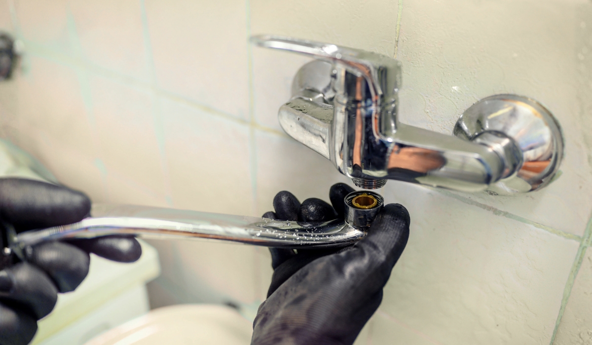 Заміна виливу змішувача: важливий крок у певних ситуаціях