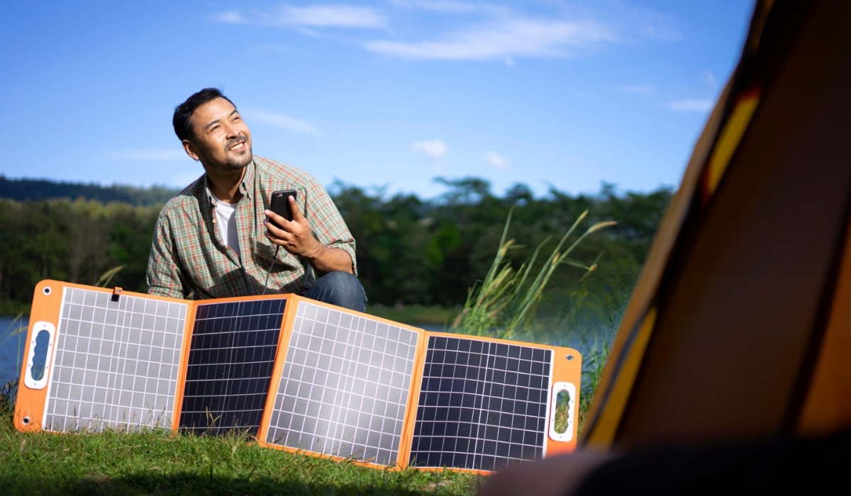 Определение оптимального угла наклона для мобильных солнечных панелей с помощью GPS навигатора