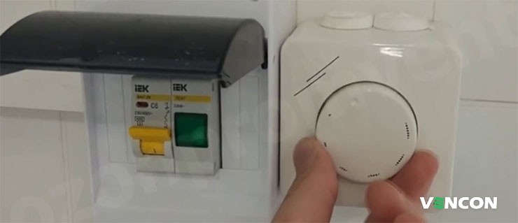 Контролер для вентиляції на стіні